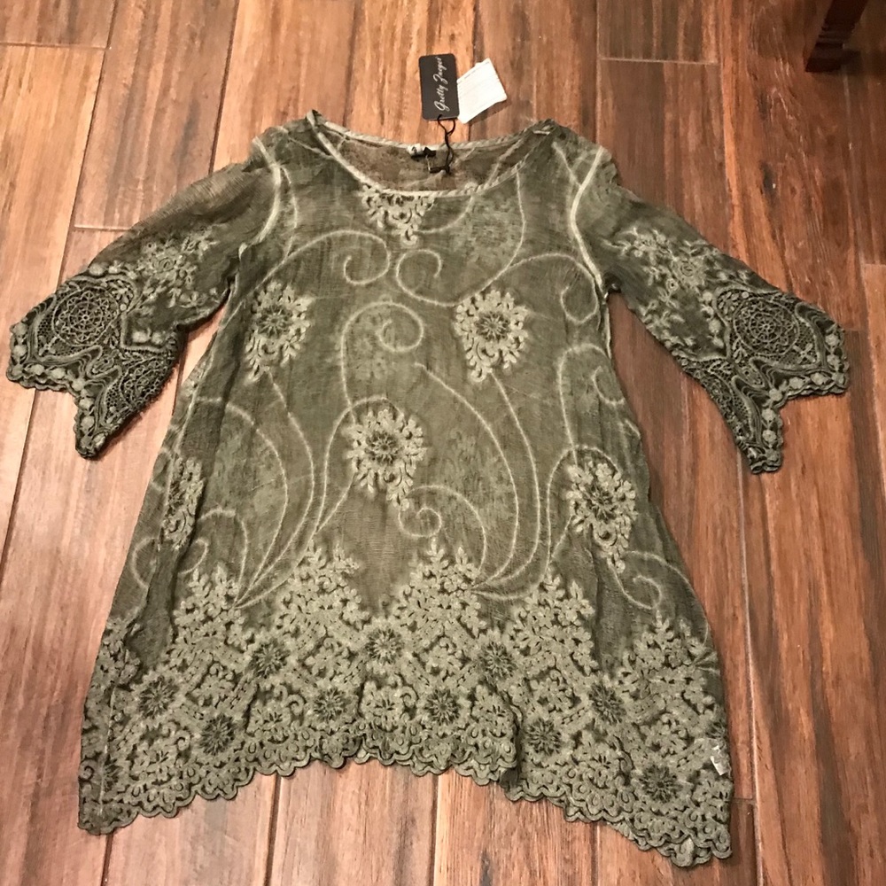 👚 NWT Gretty Zueger brand women’s silk top